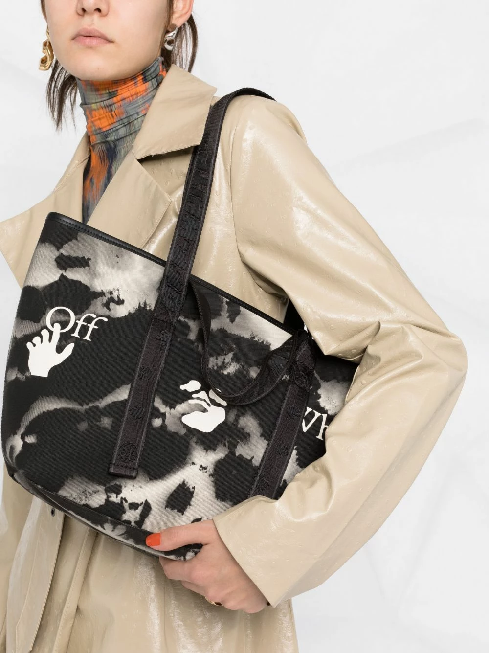 Best Pirce ๐ Off-White Hands Off tie-dye tote bag ๐คฉ 5 Off-White Hands Off tie-dye tote bag